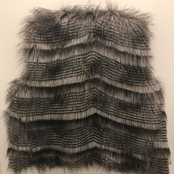 Two tones faux fur grey vest - Picture 2 of 2